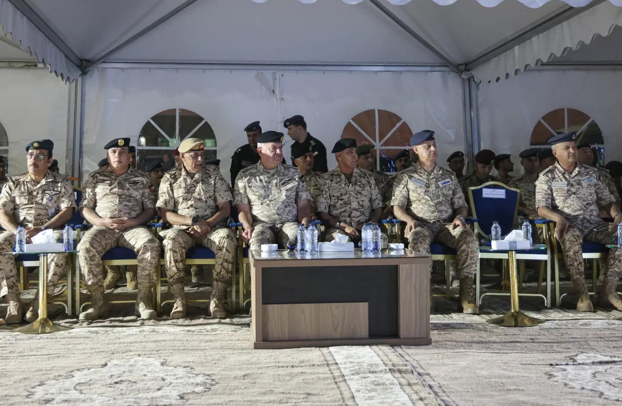 AlHunaity and his Bahraini counterpart follow the Hashemite Falcons6 night exercise  Pictures