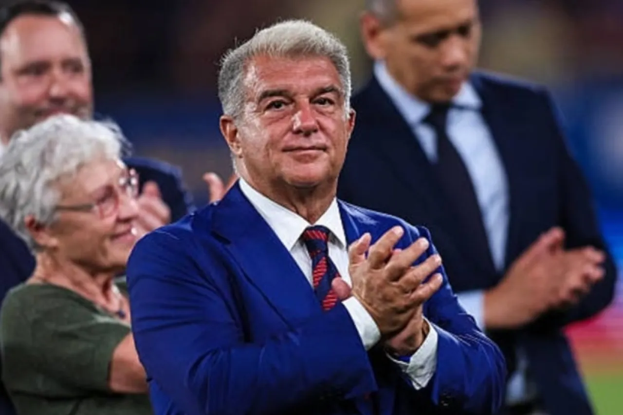 لابورتا يفتح النار لا ندم على رحيل ميسي برشلونة فوق الجميع