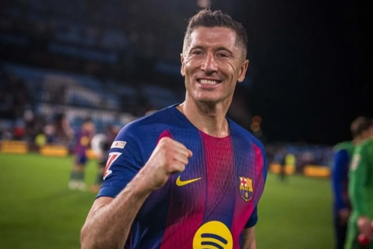 ما مصير ليفاندوفسكي مع برشلونة