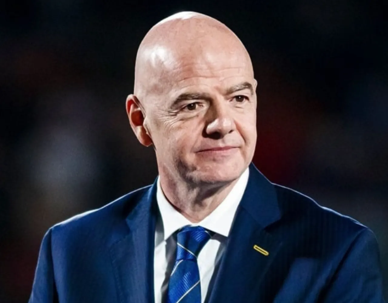 فيفا يتصدى لـ30 ألف إساءة عبر الإنترنت