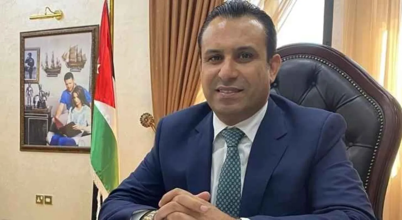 العجارمة صوت المعلم مثل صوت المؤذن كلاهما يوقظ الوعي