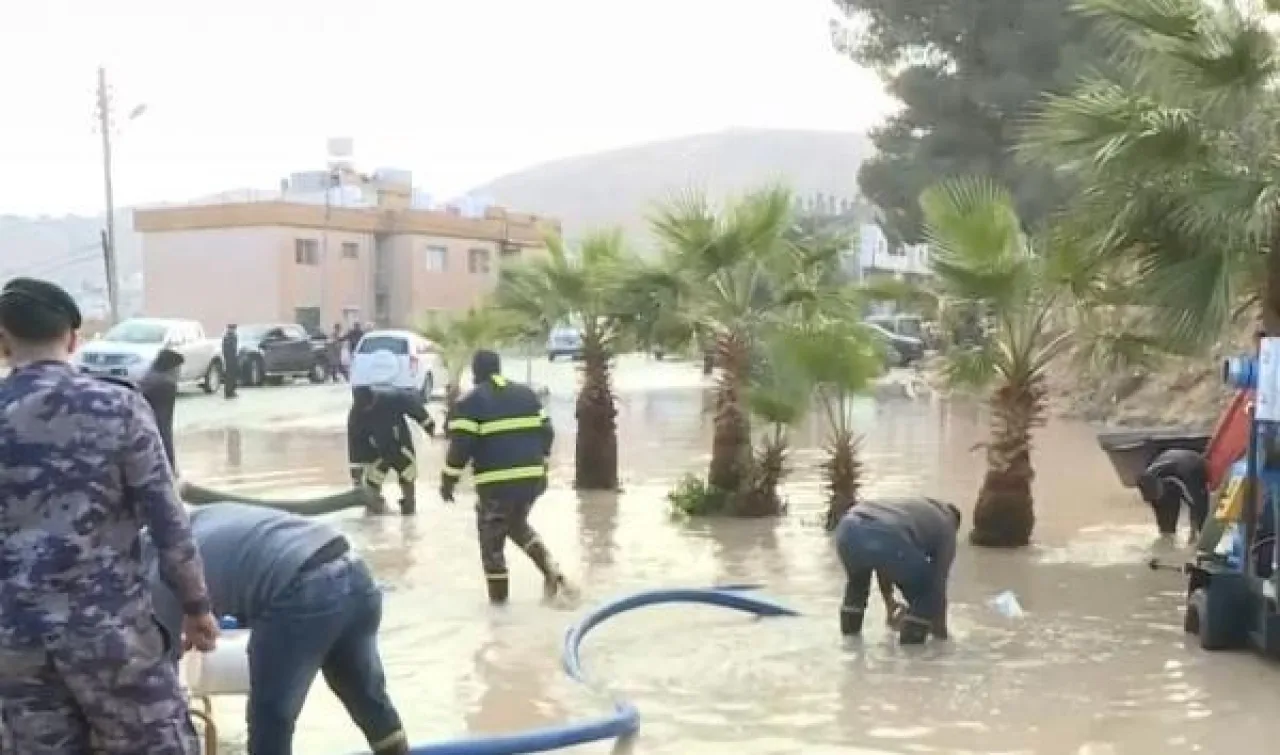 Heavy Rains Close Roads and Flood Homes in Tafilah Erosion Sweeps Soil