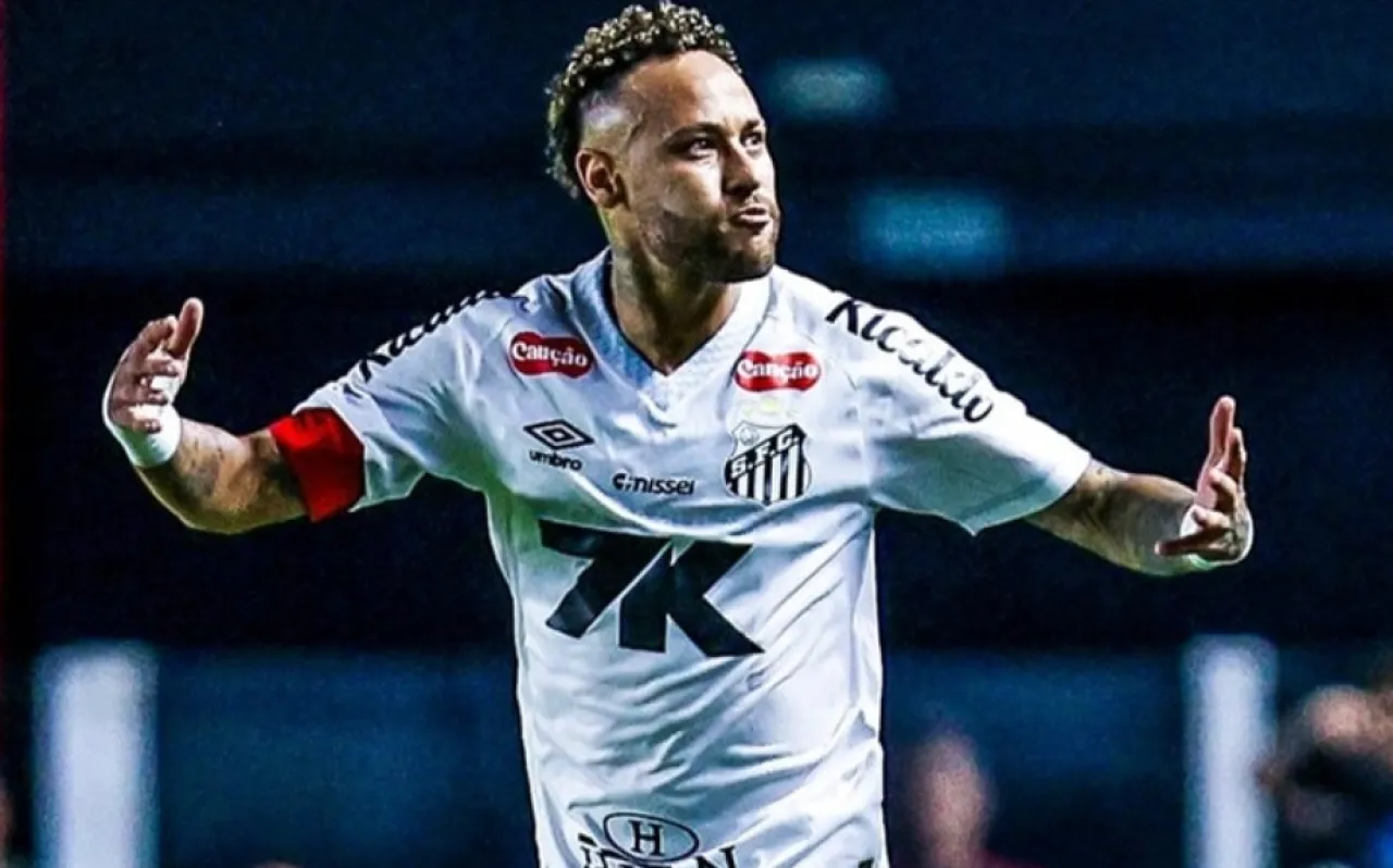 Neymar Challenges Injury to Save Santos from Relegation