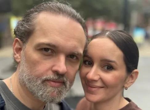 سارة حدو وزوجها الفنان محمد محمود عبد العزيز