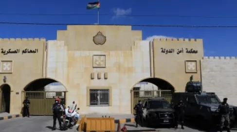 ضبط مخدرات في منزل اردني وآخر يبيع الحشيش لرجل امن سري .. والقضاء يقول كلمته