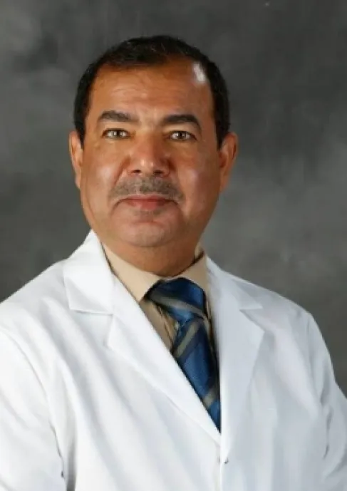 الطبيب الأردني ابو فرسخ ينقذ مريضة نقلت لها قطة عدوى