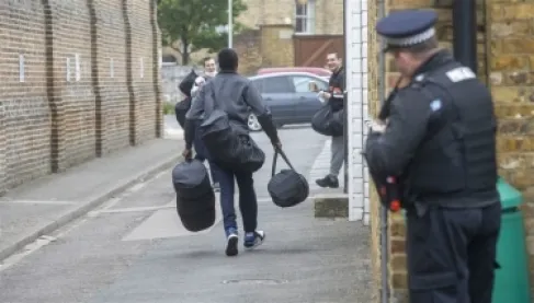 السلطات البريطانية تفرج عن 91 سجيناً بالخطأ!