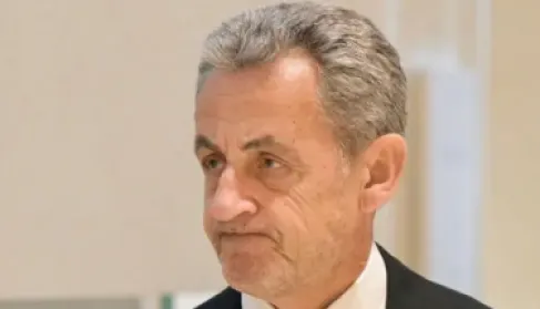 لماذا أفرج عن ساركوزي؟