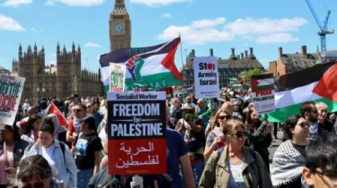 محاكمة ناشطين مؤيدين لفلسطين في بريطانيا