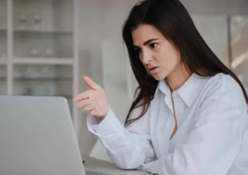 دراسة: نفاد الصبر يرتبط بـ 11 عاملاً وراثياً و212 حالة صحية