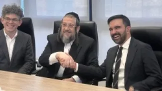 الحاخام موشيه إنديغ الرافض للصهيونية، أعلن سابقا تأييده لزهران مامداني