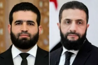 الرئيس السوري أحمد الشرع (يمين) ووزير الداخلية السوري أنس خطاب