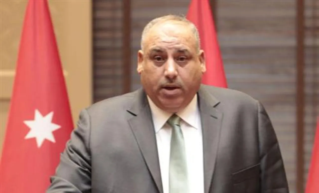 The judge sets the date for voting on the budget