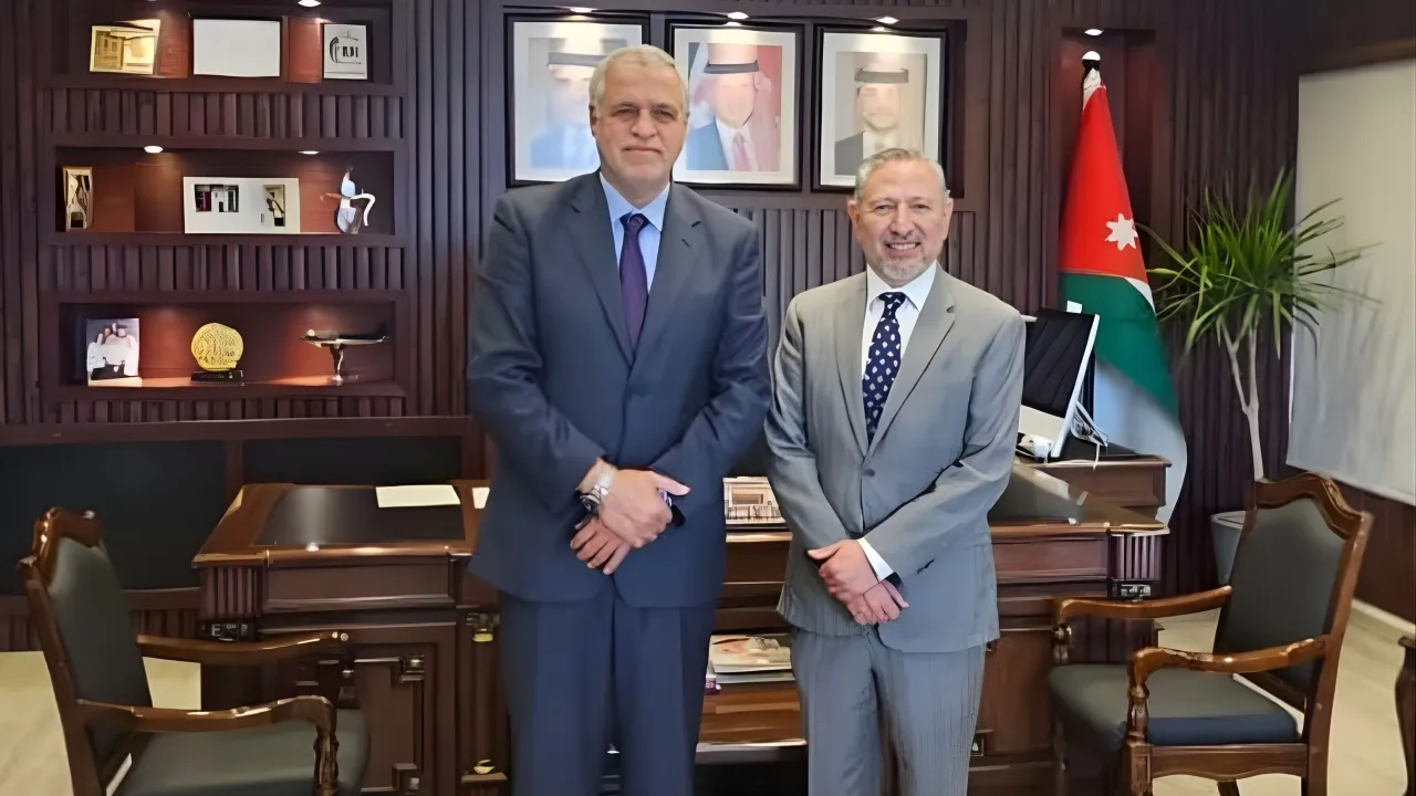 الطيران المدني تبحث التعاون في النقل الجوي مع المكسيك