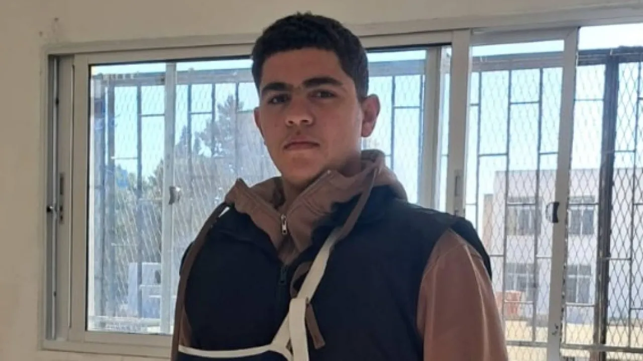 Jordanian student risks his life to save a child from a building fire