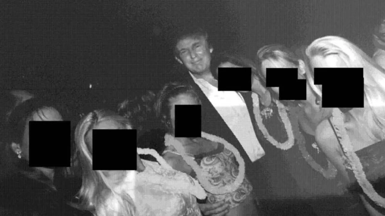 ترمب يعلق على صور إبستين التي نشرها الديمقراطيون