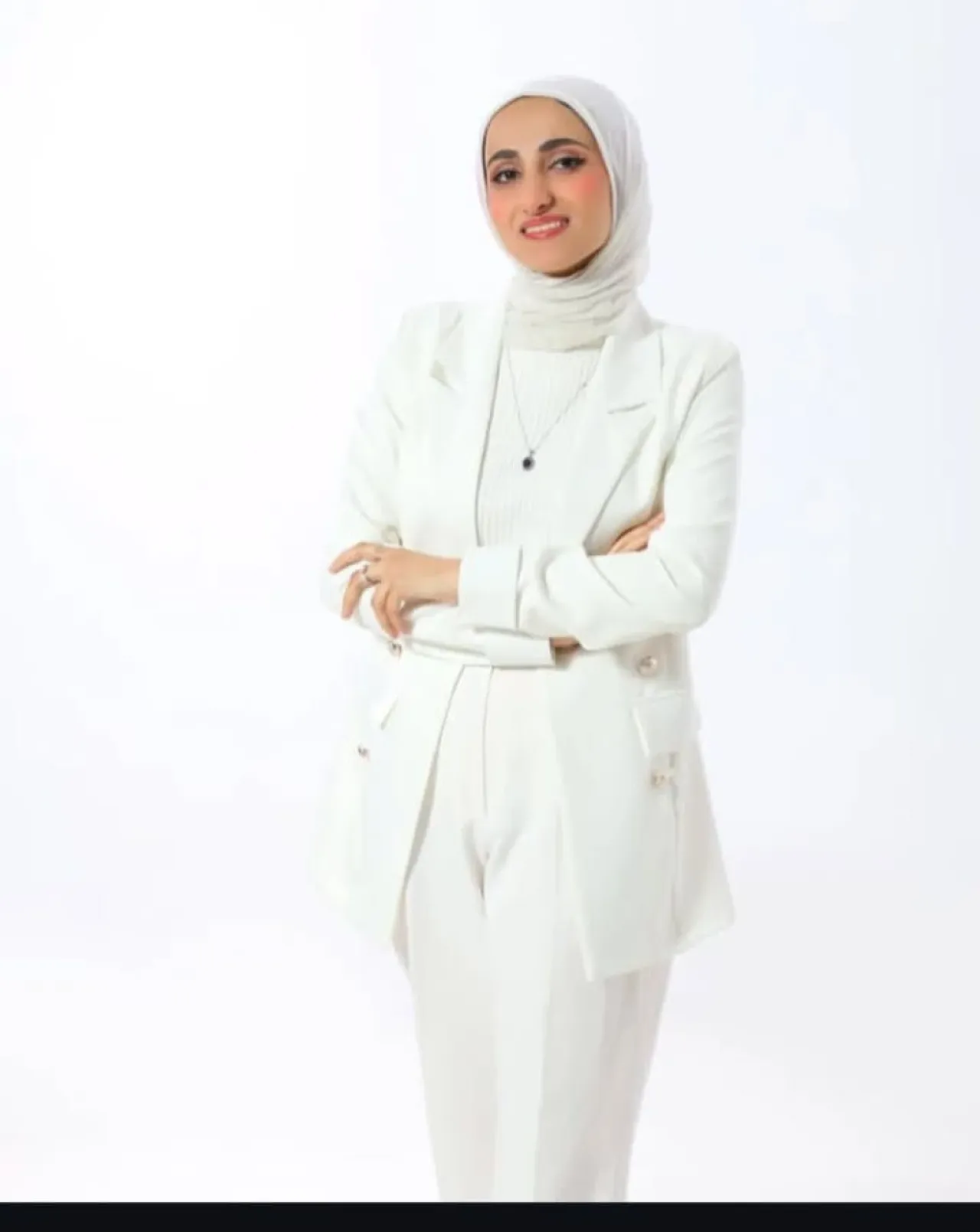 آلاء ابو جبين كاتبة شابة بحضور ثقافي ووعي فكري لافت