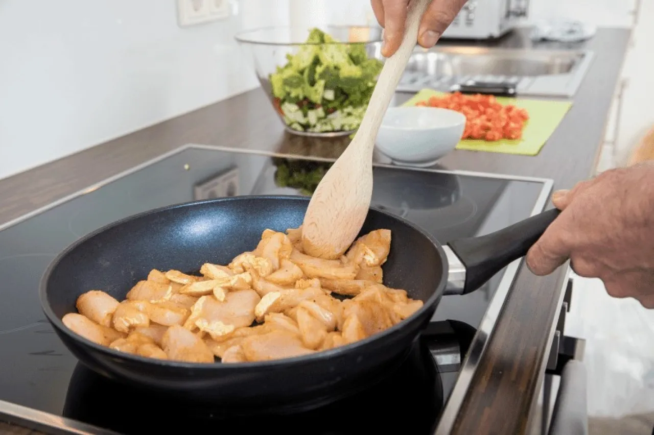 أين تختبئ (المواد الكيميائية الأبدية) في مشترياتك؟ 