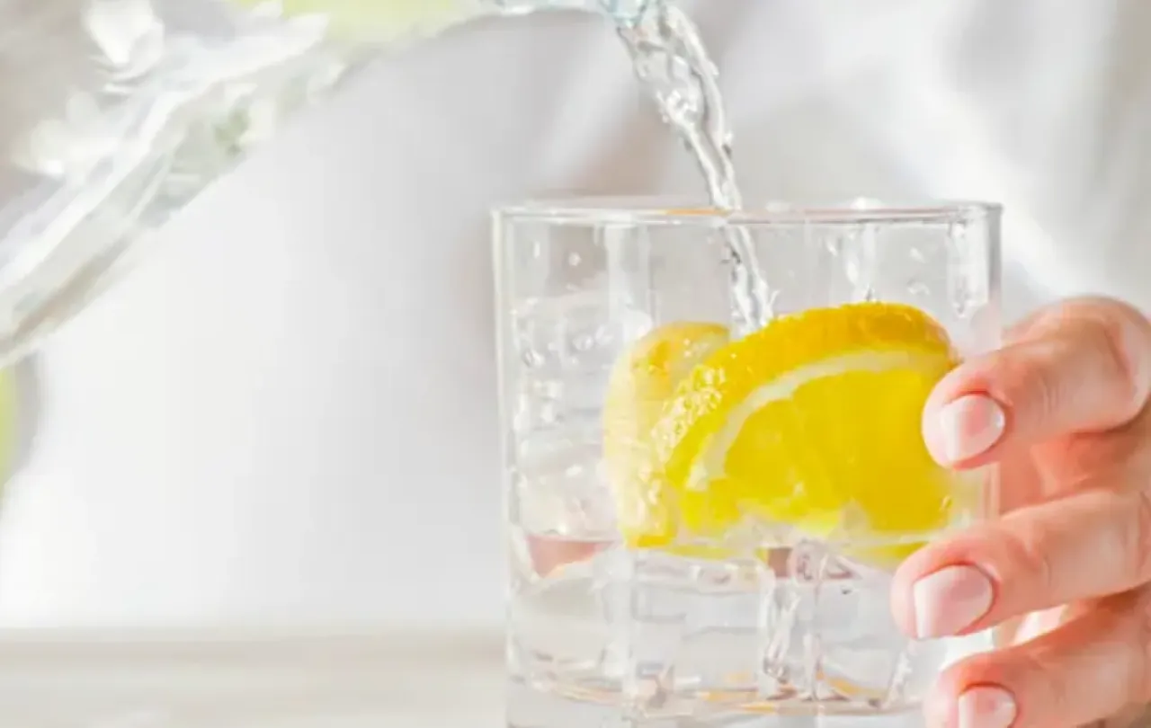 ليمون وملح أسود... وصفة صباحية بـ10 فوائد غير متوقعة 