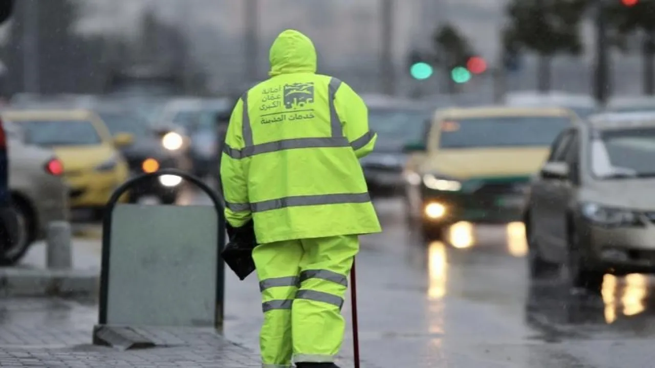 عاجل / امانة عمان: إجراءات قانونية بحق متسولين ينتحلون شخصية عمال الوطن 