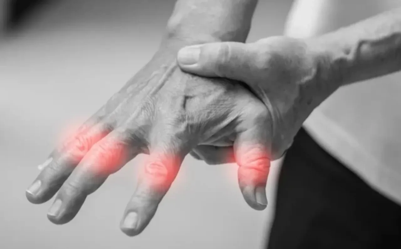 مرض شائع ينهك الجسد ويصيب الملايين.. عادة يومية تفاقم خطره 