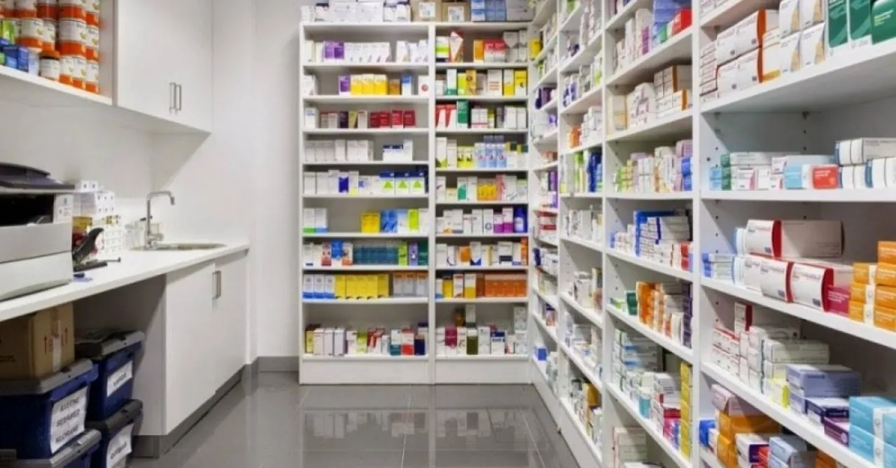 الكويت.. إغلاق سلسلة صيدليات رويال 