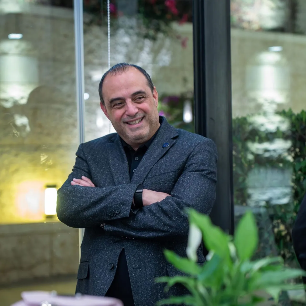 لدكتور يزن حتاملة يكتب : هزّ غربالك ... لماذا نحتاج أقلّ لا أكثر؟ 