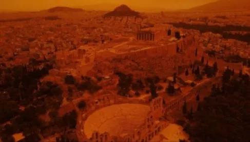 عاصفة تضرب أثينا وتتسبب بتعطيل المرور وإغلاق المدارس