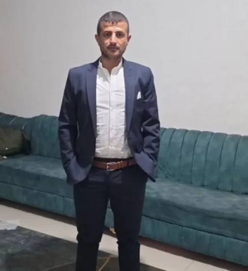 آمنة ابو شباب تنعى زوجها ياسر ( رجل القضية والمواقف )