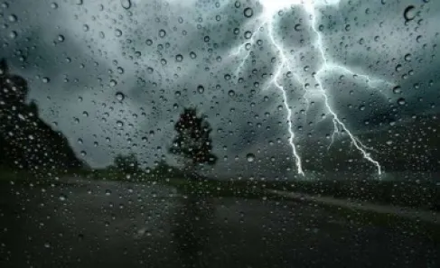 الارصاد : هطولات غزيرة في 5 محافظات