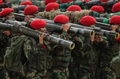 Venezuela Recruits Thousands of Fighters Amid Escalating Tensions with America