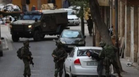 إطلاق نار على قوة للاحتلال ومحاولة دهس جندي إسرائيلي في الخليل