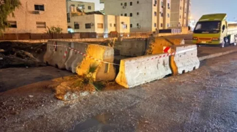 Amman Municipality closes a culvert where a girl fell in the Al-Zuhour area