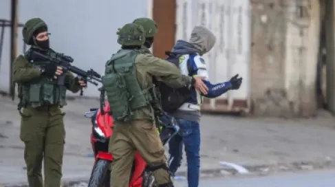 الاحتلال يعتقل 16 فلسطينيا في الضفة الغربية