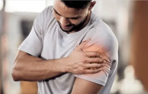 وداعاً لآلام الكتف الحادة.. علاجات جديدة وتدخل جراحي أقل