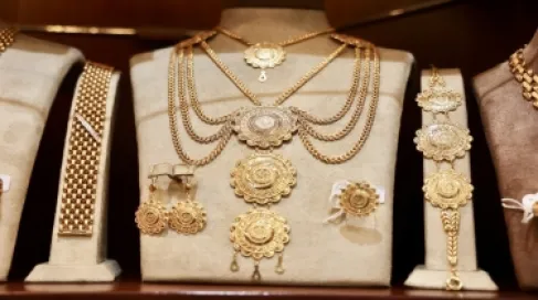 85.7 دينار سعر غرام الذهب عيار 21 بالأردن الاثنين