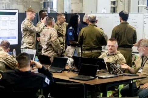 الغارديان تكشف: إسرائيل تتجسس على قوات أميركية تراقب اتفاق غزة