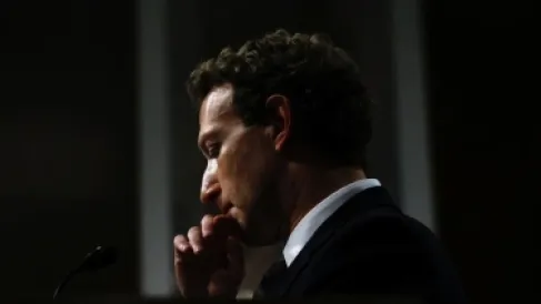 Mark Zuckerberg Gives Up on a $77 Billion Dream