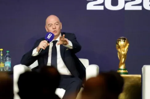 اتهام إنفانتينو بخرق الحياد السياسي في (فيفا)