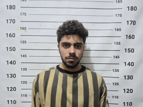 سورية: توقيف شخصين لنشر رموز النظام السابق خلال احتفالات التحرير