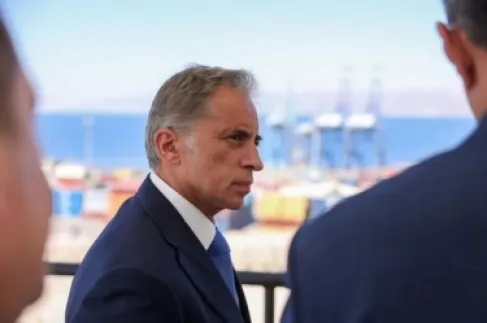 لماذا كرم حسان موظفا بالزرقاء؟