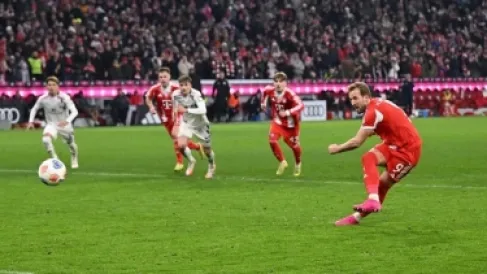 كين ينقذ بايرن من خسارته الأولى في الدوري الألماني