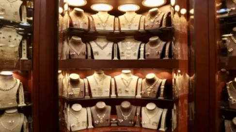 87.80 دينار سعر غرام الذهب عيار 21 في الأردن الاثنين