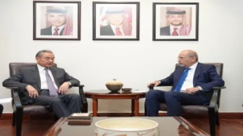 الصفدي يؤكد مع نظيره الصيني أهمية تفعيل الاتفاقيات الثنائية