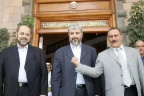 صواريخكم تقتل الشعب الفلسطيني.. تسريب مكالمة بين علي عبدالله صالح وخالد مشعل - فيديو