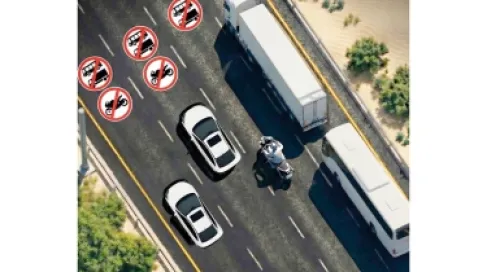 الإمارات .. 30 ألف مخالفة في الشارقة لعدم الالتزام بالمسارات المخصصة