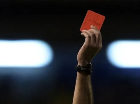 إيقاف مدرب فرنسي 20 عاما بعد مشاجرة داخل الملعب