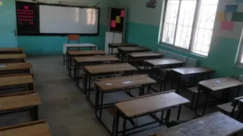 تعليق دوام صفوف المدارس الأولى وتأخير بقية الصفوف الأربعاء بالبترا