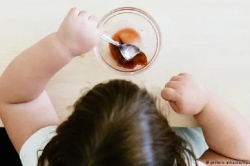 ‫الدم في البراز لدى الأطفال.. علام يدل؟