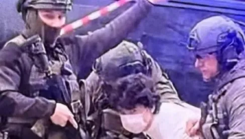 طالب مسلح يرتكب مجزرة داخل مدرسة ويسقط قتلى وجرحى